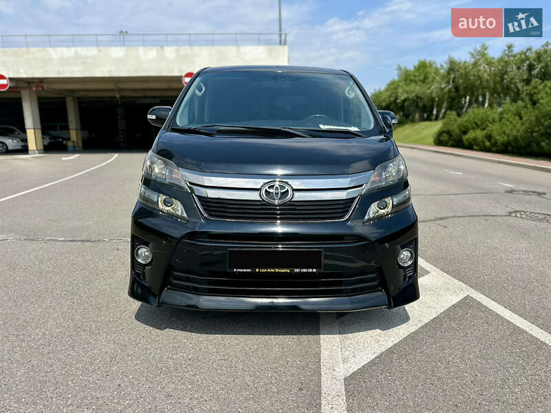 Toyota Vellfire 2014
