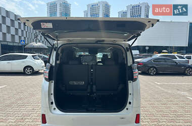 Минивэн Toyota Vellfire 2015 в 