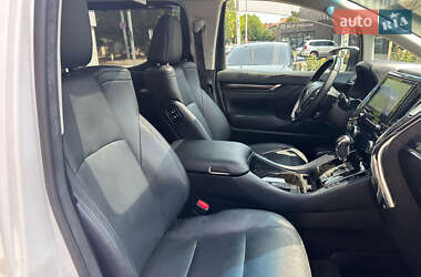 Минивэн Toyota Vellfire 2015 в 