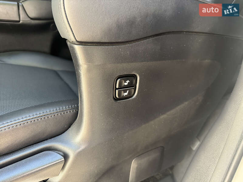 Минивэн Toyota Vellfire 2013 в Одессе