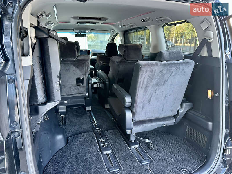 Мінівен Toyota Vellfire 2015 в Одесі