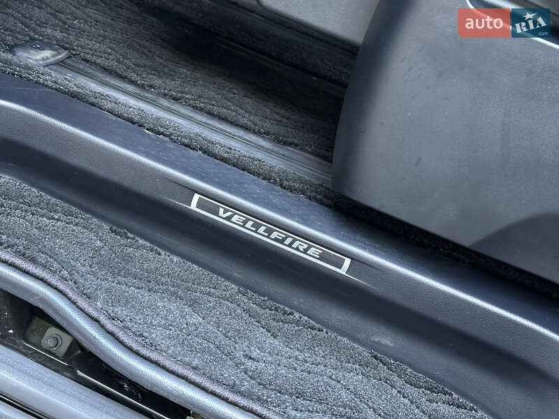 Мінівен Toyota Vellfire 2015 в Одесі