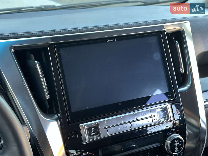 Мінівен Toyota Vellfire 2015 в Одесі