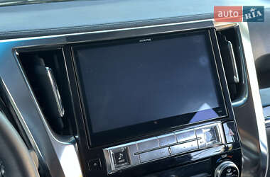 Минивэн Toyota Vellfire 2015 в 