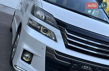 Минивэн Toyota Vellfire 2013 в 