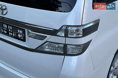 Минивэн Toyota Vellfire 2013 в 
