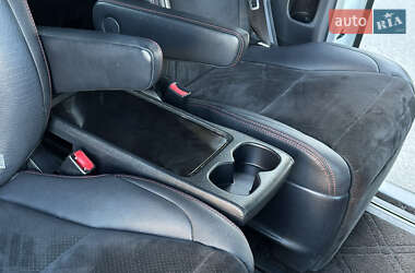 Минивэн Toyota Vellfire 2013 в 