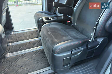 Минивэн Toyota Vellfire 2013 в 