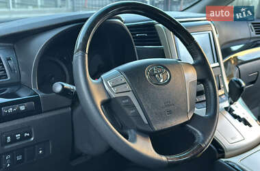 Минивэн Toyota Vellfire 2013 в 