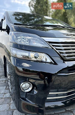 Минивэн Toyota Vellfire 2014 в 