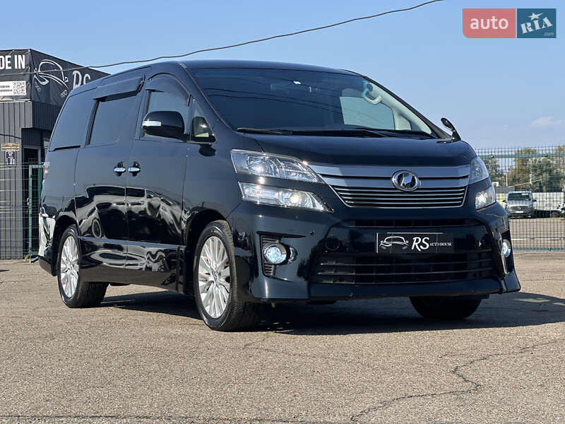Мінівен Toyota Vellfire 2014 в Києві