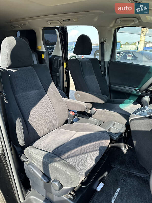 Мінівен Toyota Vellfire 2014 в Києві