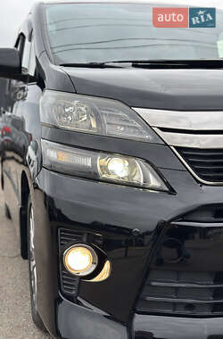 Минивэн Toyota Vellfire 2014 в 