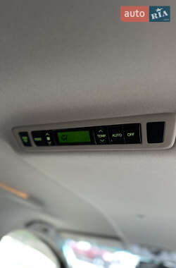 Минивэн Toyota Vellfire 2014 в 