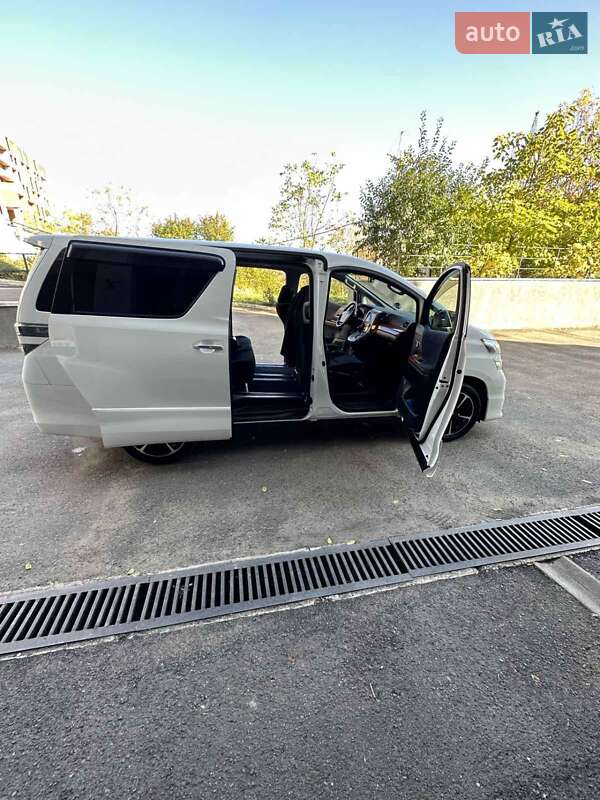 Минивэн Toyota Vellfire 2009 в Черновцах