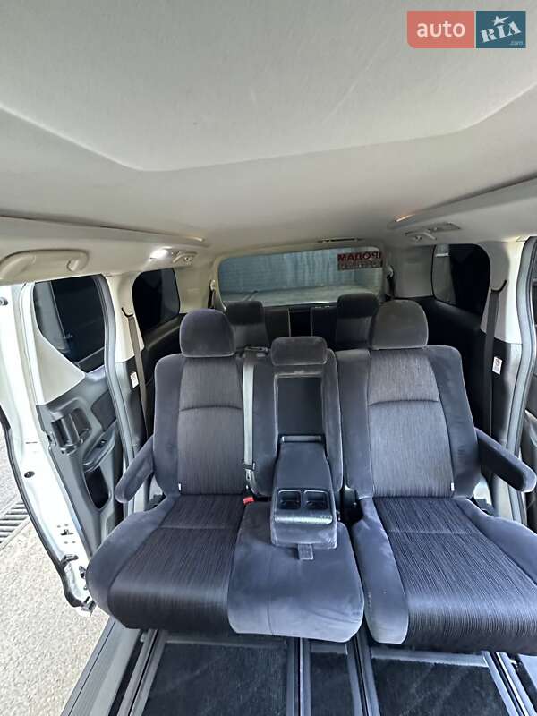 Минивэн Toyota Vellfire 2009 в Черновцах