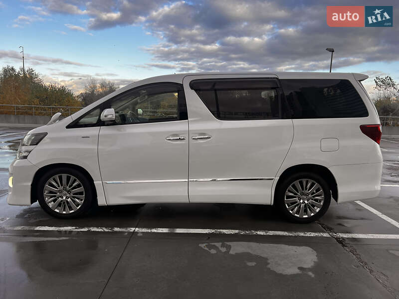 Минивэн Toyota Vellfire 2013 в Киеве