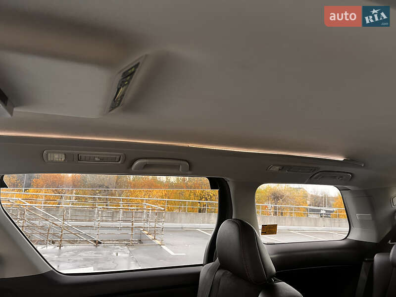 Минивэн Toyota Vellfire 2013 в Киеве