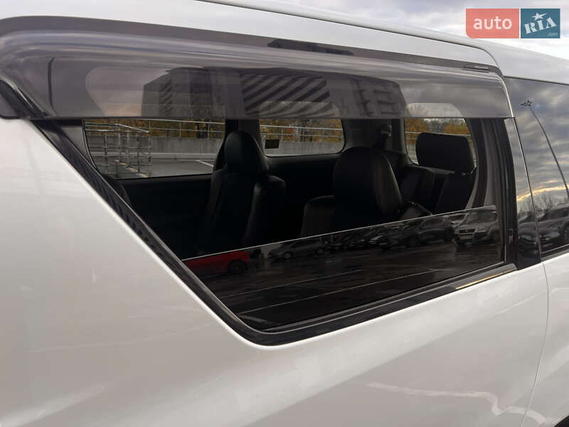 Минивэн Toyota Vellfire 2013 в Киеве