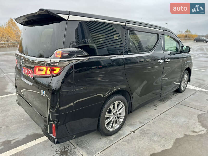 Мінівен Toyota Vellfire 2018 в Києві