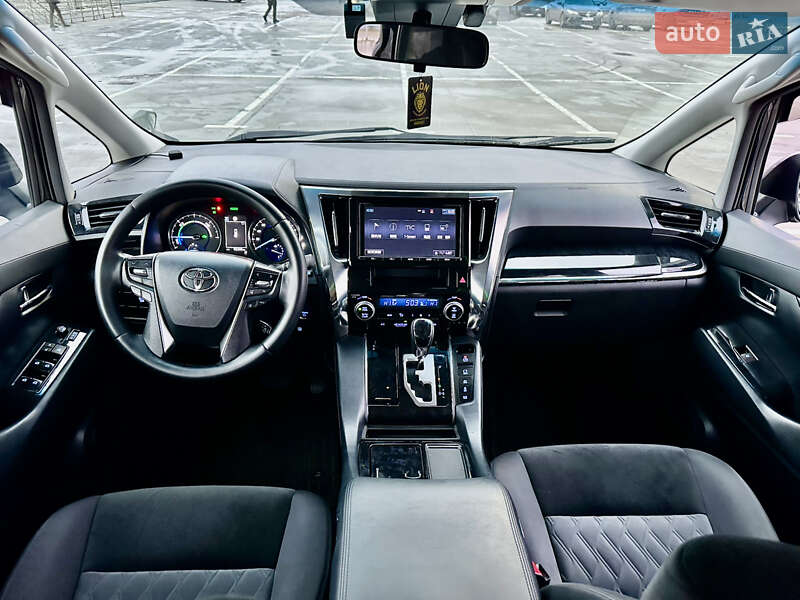 Мінівен Toyota Vellfire 2018 в Києві