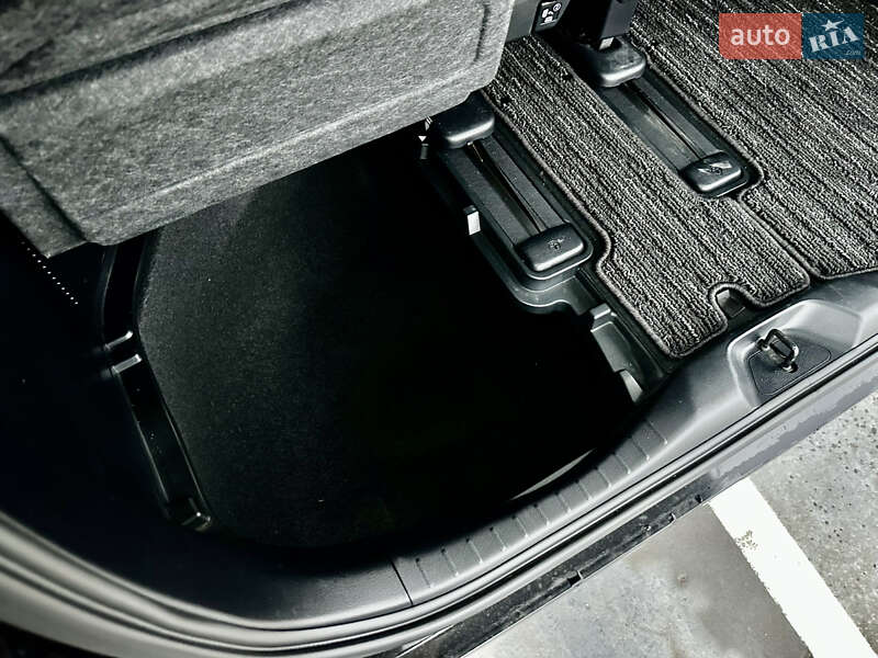 Мінівен Toyota Vellfire 2018 в Києві