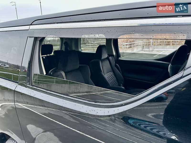Мінівен Toyota Vellfire 2018 в Києві