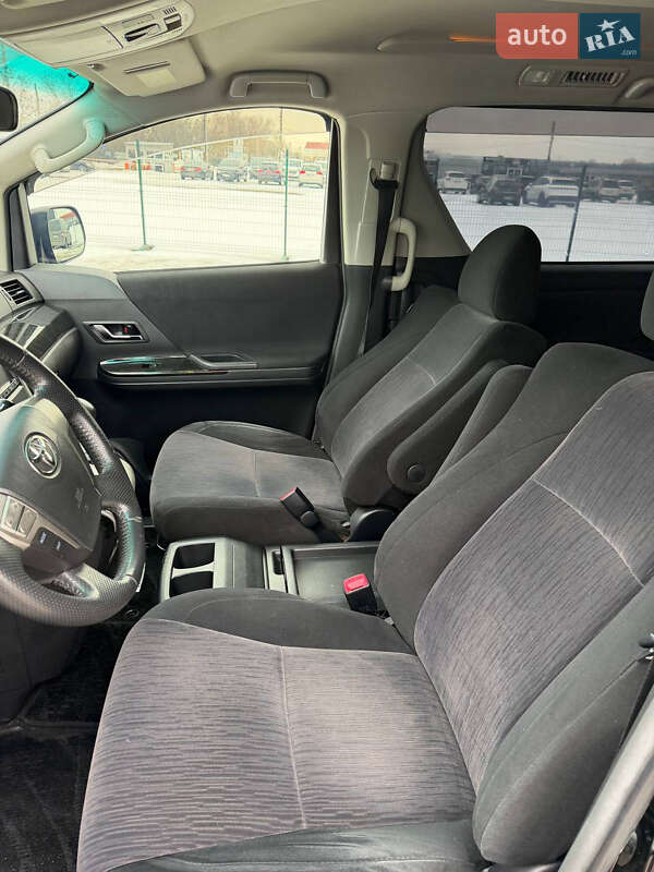 Минивэн Toyota Vellfire 2013 в Киеве