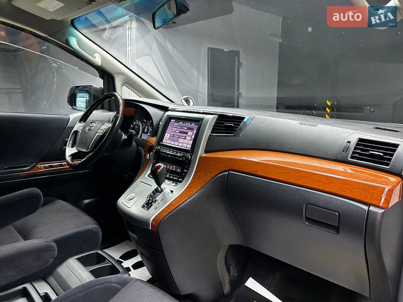 Минивэн Toyota Vellfire 2009 в Черновцах