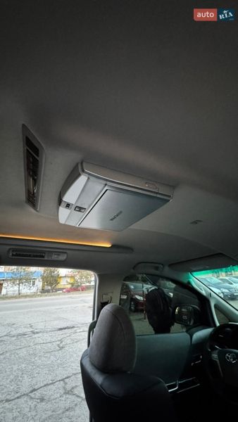 Минивэн Toyota Vellfire 2012 в Белгороде-Днестровском