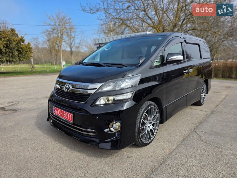 Toyota Vellfire 2013