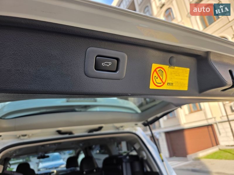 Мінівен Toyota Vellfire 2013 в Одесі