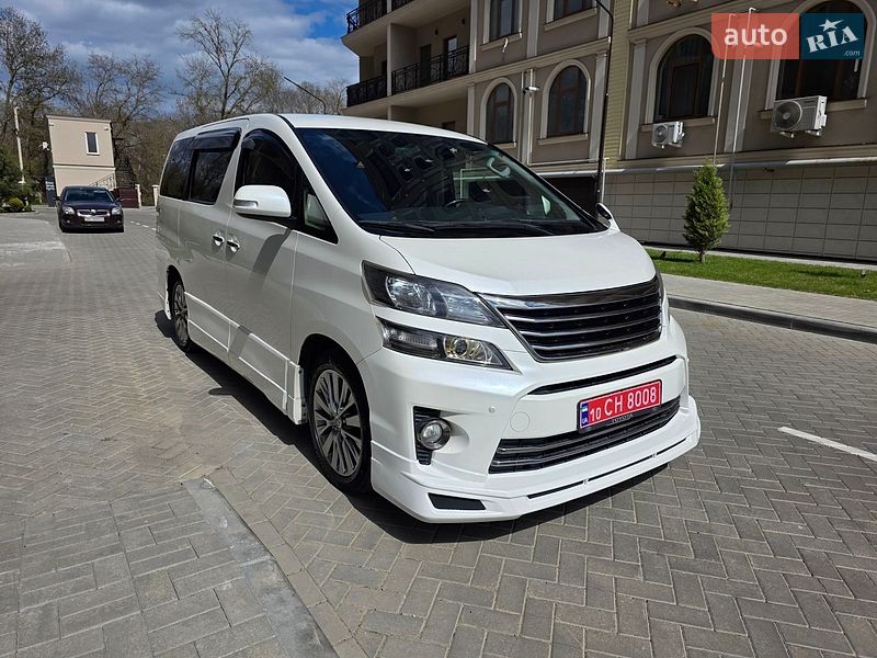 Toyota Vellfire 2013
