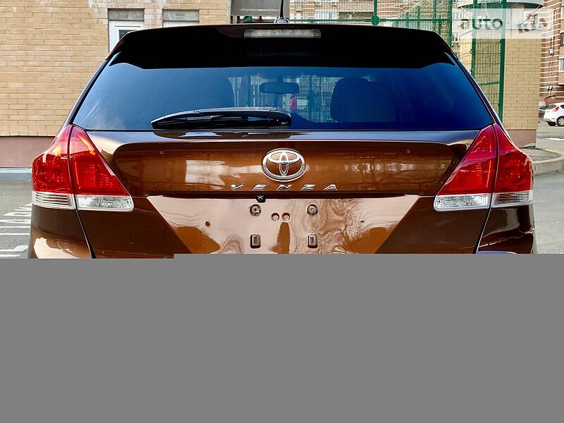 Універсал Toyota Venza 2010 в Києві