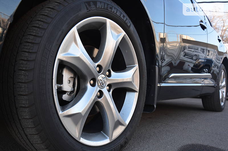 Позашляховик / Кросовер Toyota Venza 2015 в Одесі