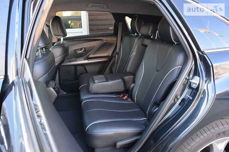 Позашляховик / Кросовер Toyota Venza 2015 в Одесі