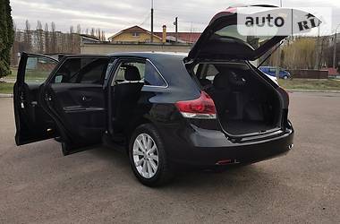 Позашляховик / Кросовер Toyota Venza 2012 в 