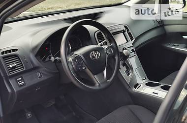 Позашляховик / Кросовер Toyota Venza 2012 в 