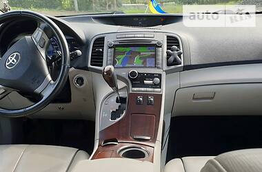 Позашляховик / Кросовер Toyota Venza 2010 в 