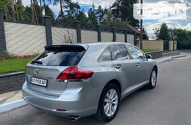 Позашляховик / Кросовер Toyota Venza 2014 в 