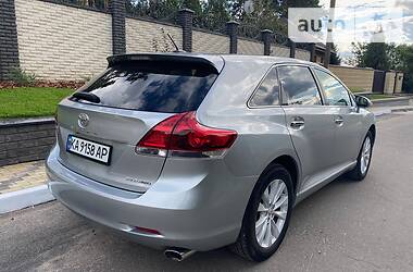 Позашляховик / Кросовер Toyota Venza 2014 в 