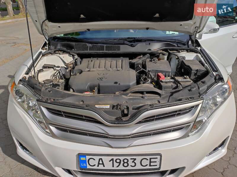 Внедорожник / Кроссовер Toyota Venza 2016 в Черкассах