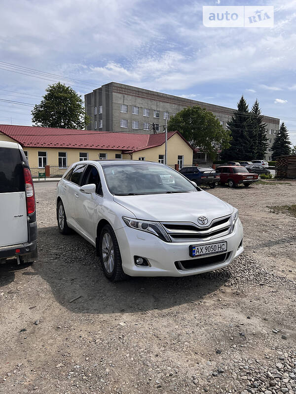 Внедорожник / Кроссовер Toyota Venza 2013 в Буче