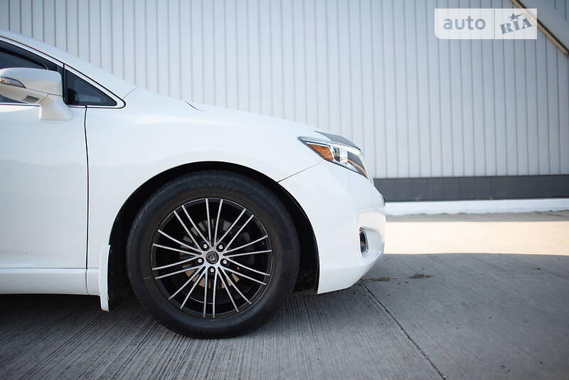 Універсал Toyota Venza 2013 в Чернівцях