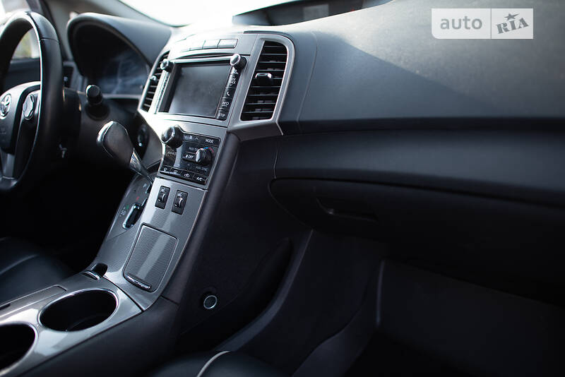 Універсал Toyota Venza 2013 в Чернівцях
