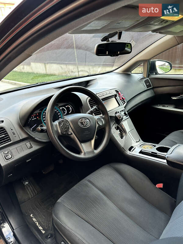 Позашляховик / Кросовер Toyota Venza 2013 в Львові