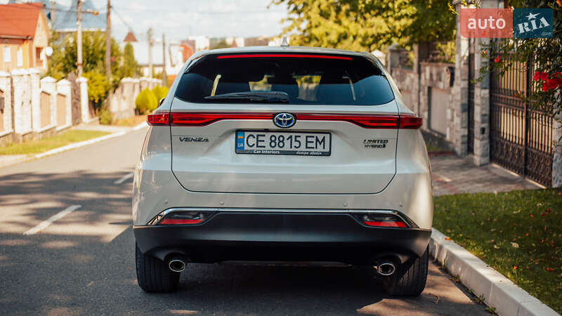 Позашляховик / Кросовер Toyota Venza 2021 в Чернівцях