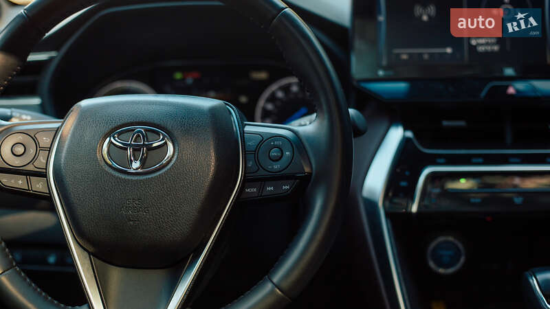Позашляховик / Кросовер Toyota Venza 2021 в Чернівцях