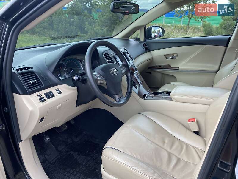 Позашляховик / Кросовер Toyota Venza 2011 в Києві