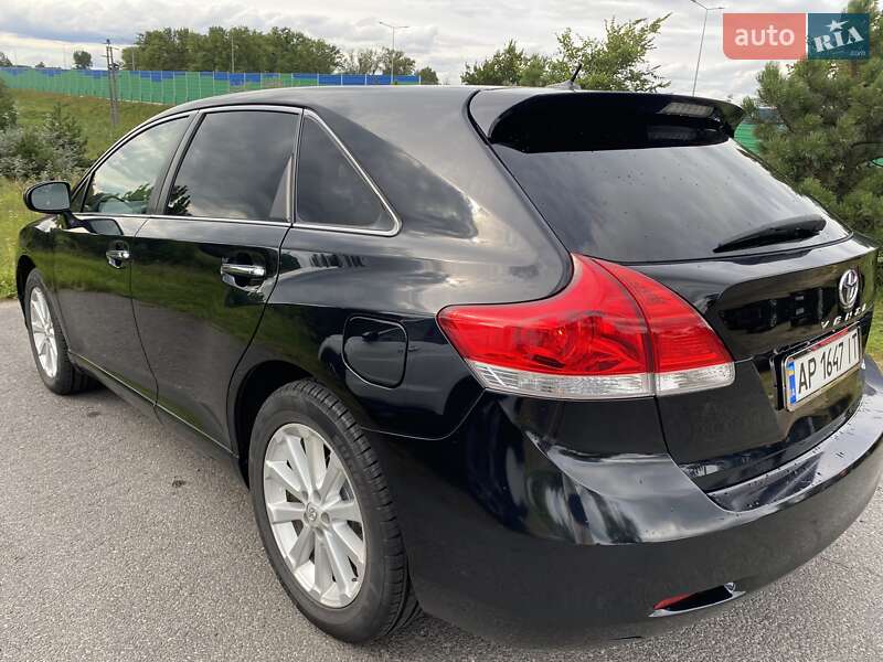 Позашляховик / Кросовер Toyota Venza 2011 в Києві